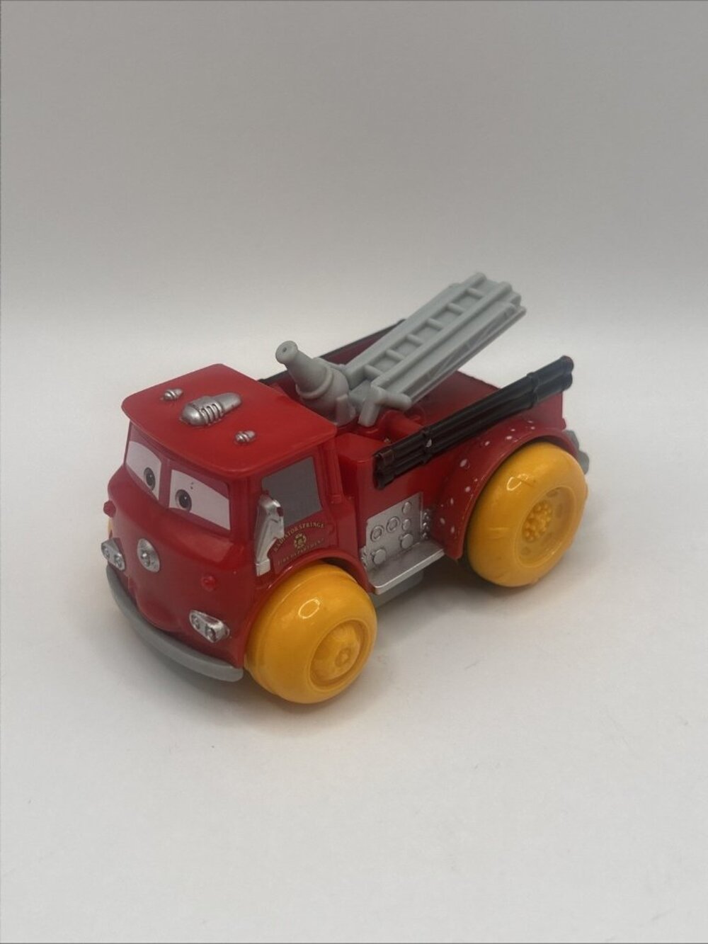 Disney Pixar CARS Hydro Wheels Red Deluxe Pull Back Race On Water Fire Truck
